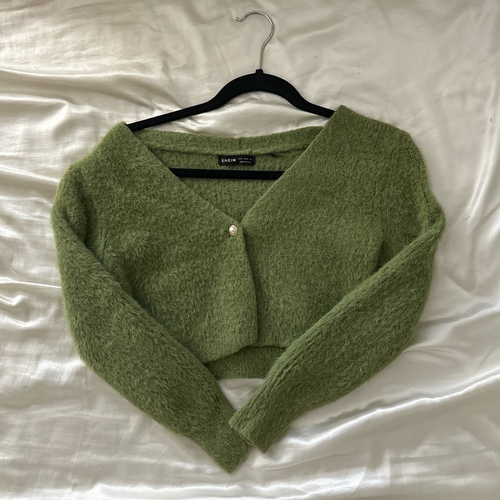 ❌SOLD❌fluffy sweater